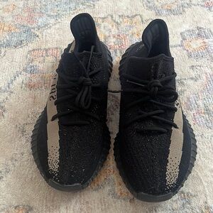 Adidas Yeezy 350 v2 size 10